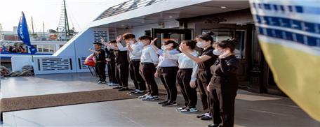 Tour du lịch Hạ Long trong ngày trên Du thuyền Sea Octopus